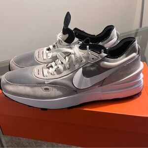 Sell my gently used Nikes (size 12 men’s) white
